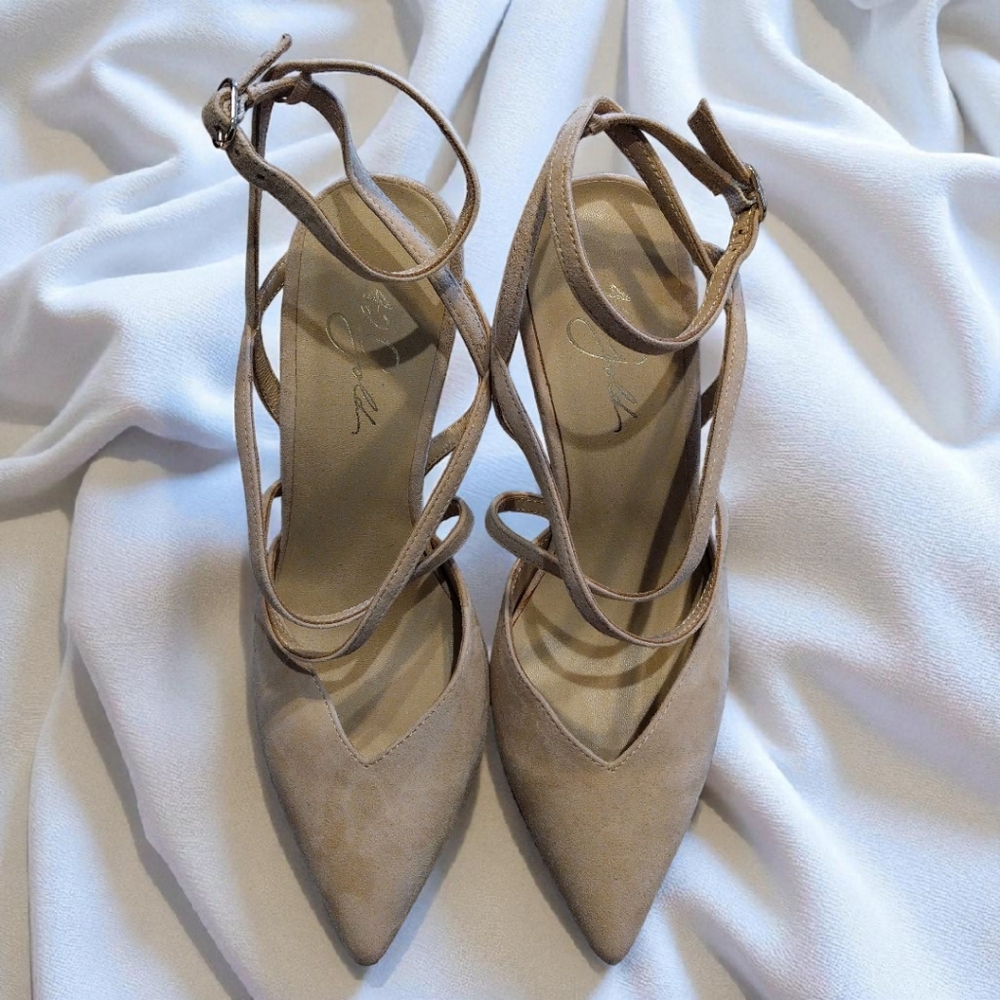 42 GOLD Cream Pointy Toe Ankle Strap Pumps